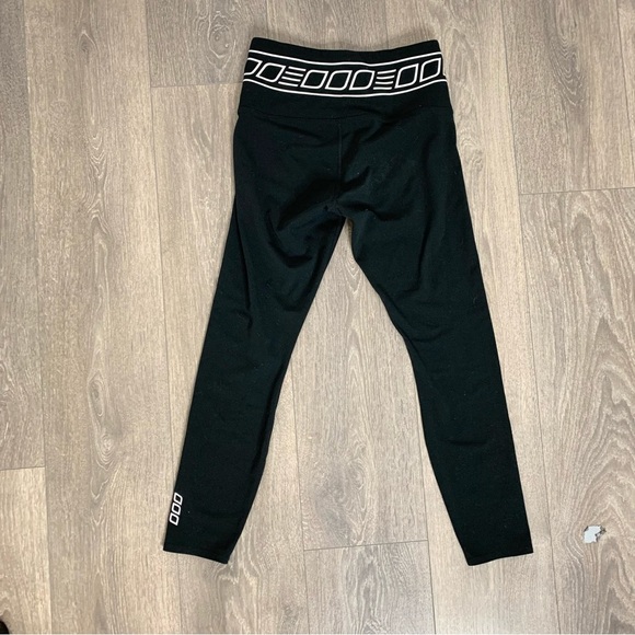 Lorna Jane High Rise 7/8 Length Leggings High rise waist Capri Crop Black Small - Picture 8 of 10